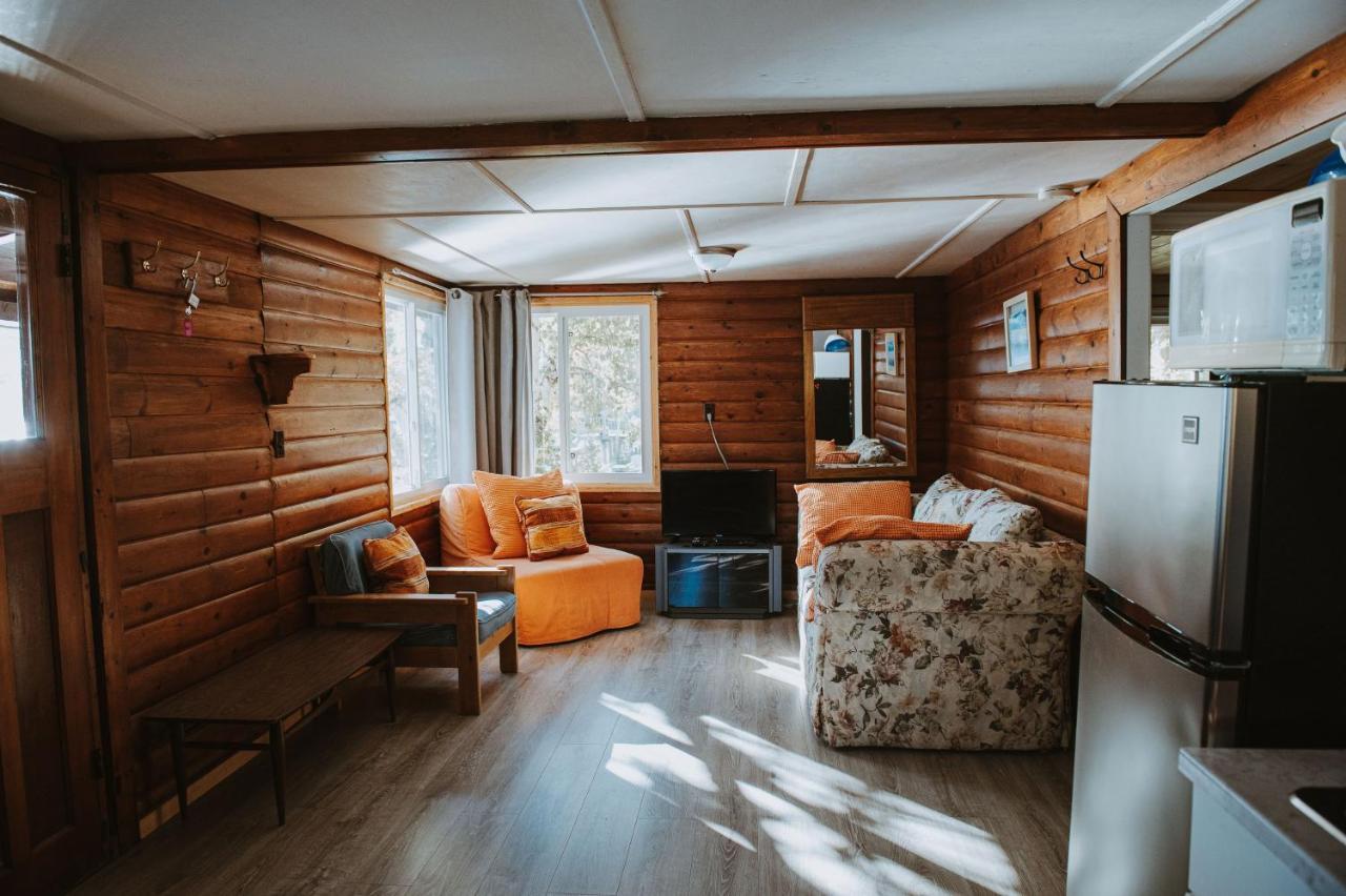 Lang Lake Resort Espanola Eksteriør bilde