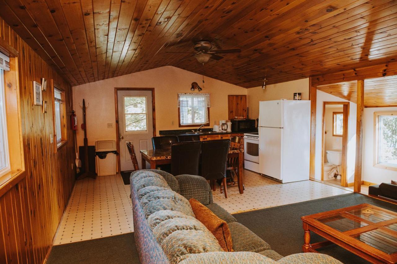 Lang Lake Resort Espanola Eksteriør bilde
